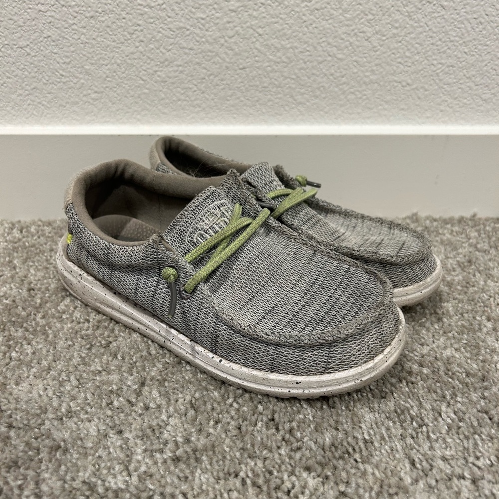 Boys Hey Dudes // light grey, size 3